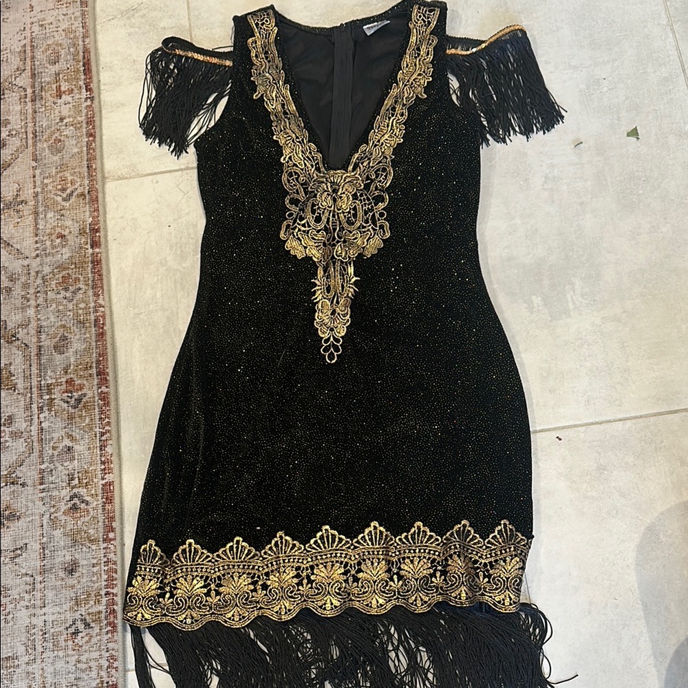 Elegant Black and Gold Flapper Dress